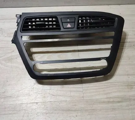 Hyundai i20 (GB IB) Dash center air vent grill 84740C8050