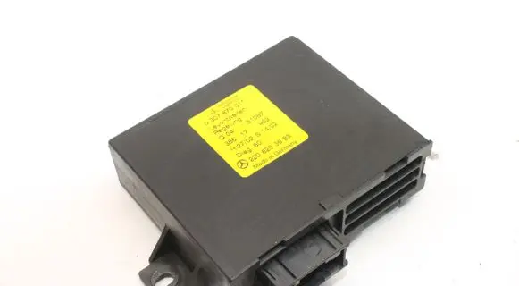 Mercedes-Benz S W220 Light module LCM 2208203685