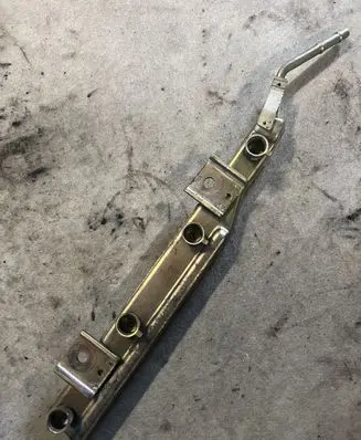 Nissan Primera Fuel main line pipe