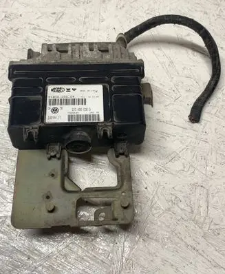 Volkswagen Golf III Engine control unit/module 032906030G 6160025604
