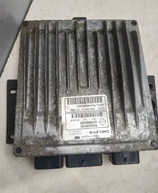 Renault Clio III Engine control unit/module 8200498185 8200469333 R0410B027D