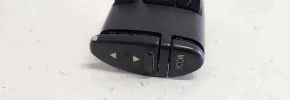 Toyota Avensis T220 Steering wheel buttons/switches 8623020010