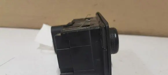 Opel Zafira B Light switch 13205868 04060100
