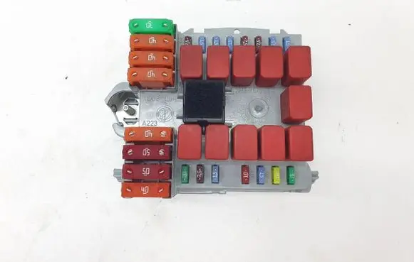 Opel Movano C Fuse box set 