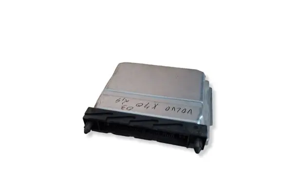 Volvo XC70 Engine control unit/module 30637733A
