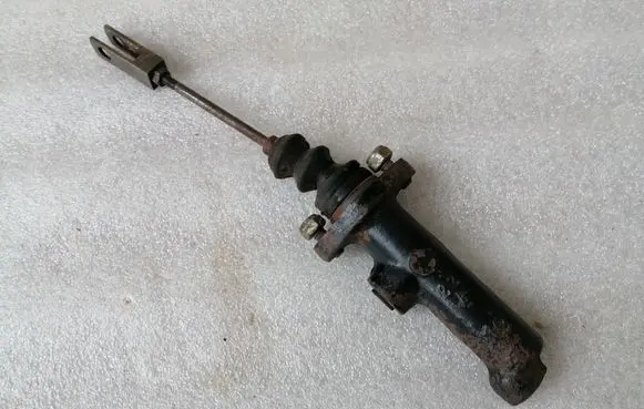 Audi 80 90 B2 Clutch master cylinder