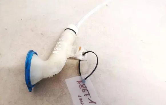 Honda CR-V Windshield washer fluid reservoir/tank