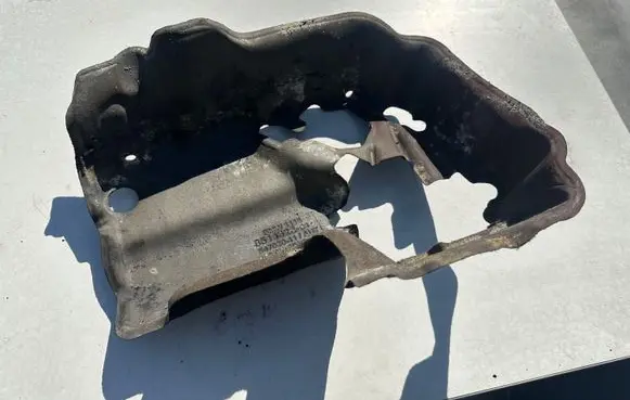 BMW 2 F45 Heat shield in engine bay 8514323