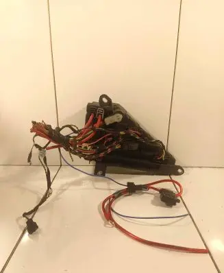 BMW 5 E60 E61 Fuse module 6906619