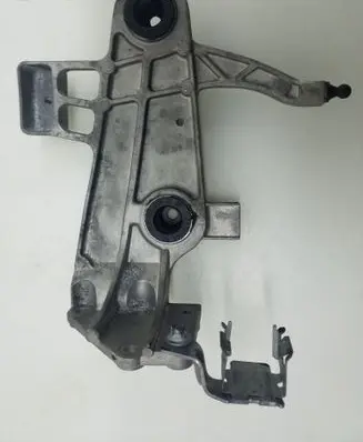 Mercedes-Benz E W212 Air filter cleaner box bracket assembly A6510900041