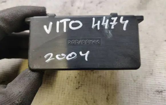 Mercedes-Benz Vito Viano W639 Glow plug pre-heat relay 0255452832 899075000
