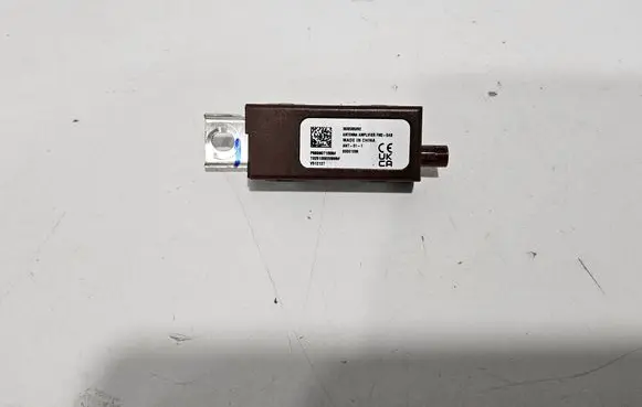 Polestar 4 Aerial antenna amplifier 80001008 P8889071008 8889071008