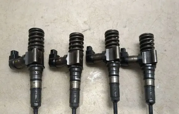 Volkswagen PASSAT B6 Fuel injectors set 03G130