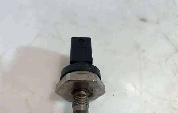 Fuel pressure sensor