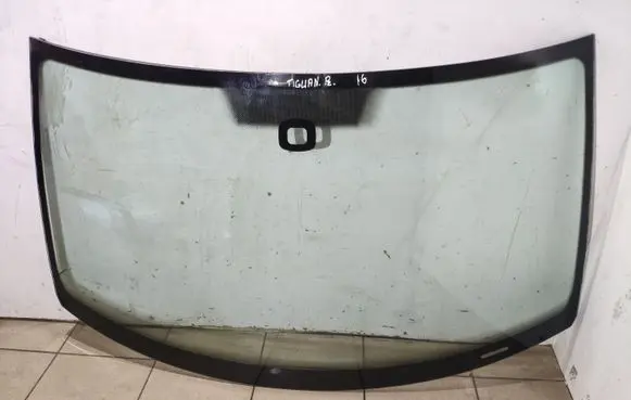 Volkswagen Tiguan Front windscreen/windshield window E2043R00340 43R00340