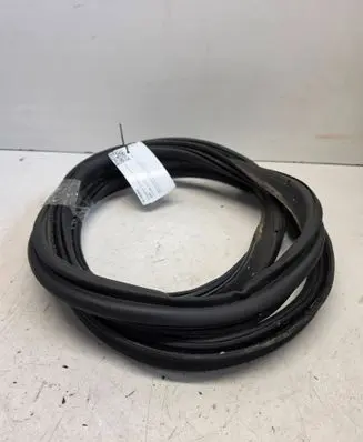 Volvo S60 Trunk rubber seal (body) 1234
