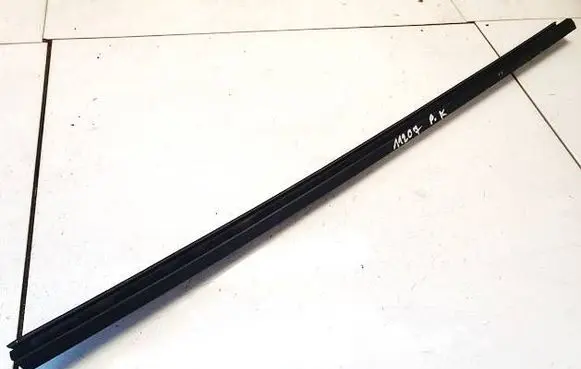 Ford Kuga I Front door glass trim molding 