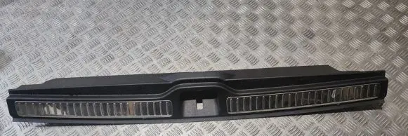 Trunk/boot sill cover protection