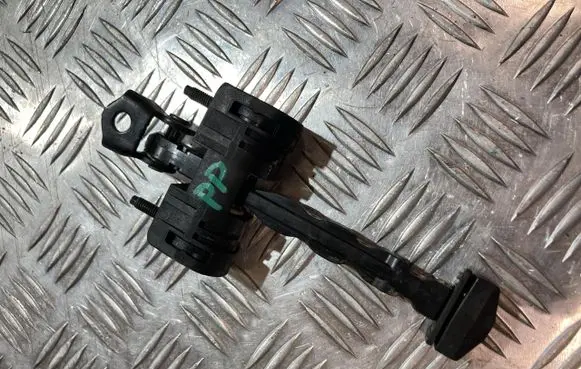 Peugeot 3008 III Front door check strap stopper PK21259