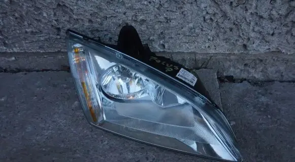 Ford Focus Headlight/headlamp