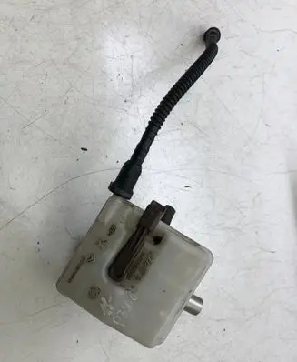 Peugeot 3008 I Master brake cylinder 9654002180