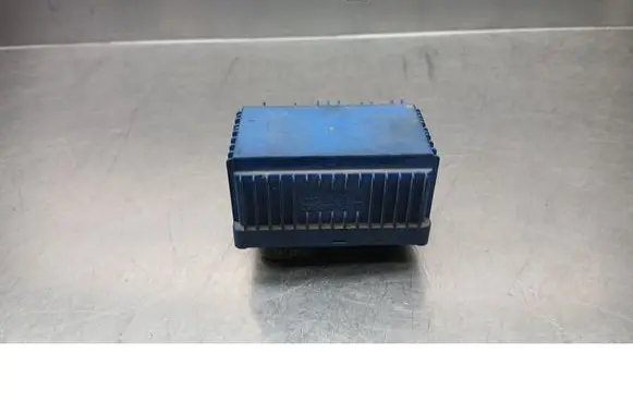 Opel Corsa D Glow plug pre-heat relay 55557760