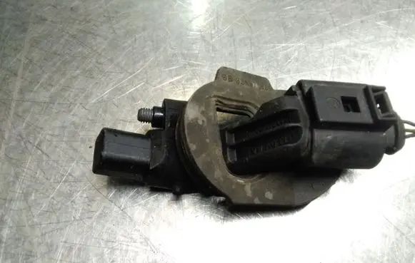 Volkswagen Golf V Crankshaft position sensor 045906433A 030103037D