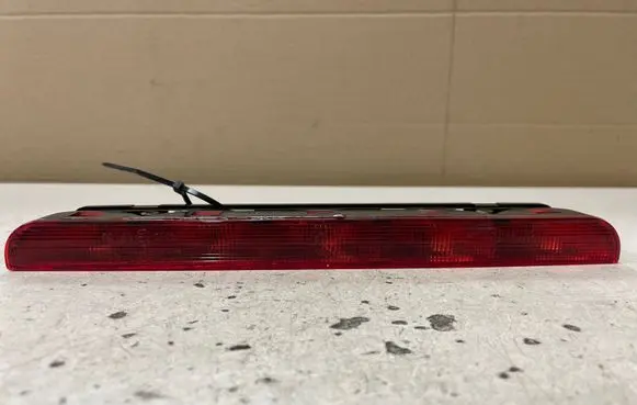 Third/center stoplight