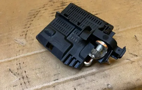 Mercedes-Benz GL X166 Fuse module A16690677011