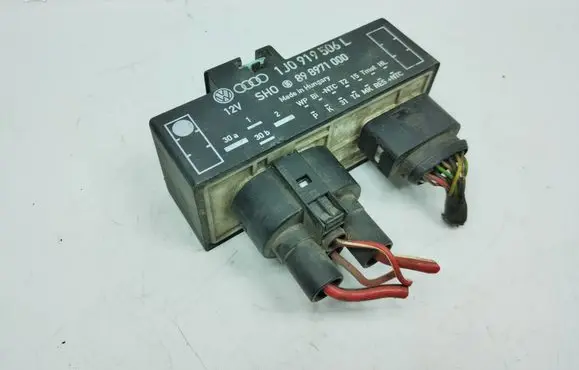 Volkswagen Golf IV Coolant fan relay 1J0919506L 898971000