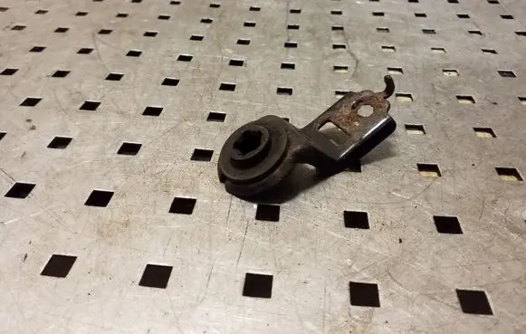 Ford Focus C-MAX Radiator mount bracket
