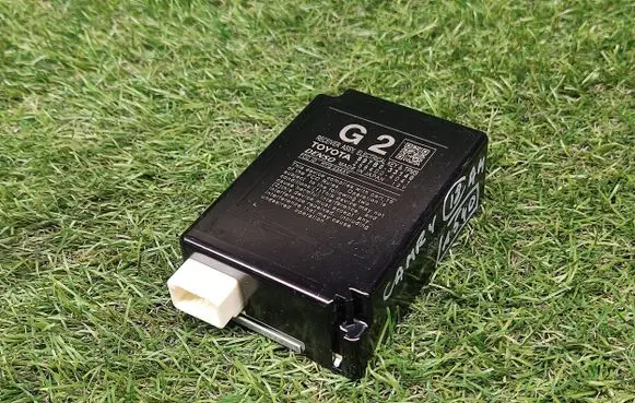 Toyota Camry VIII XV70 Keyless (KESSY) go control unit/module 897B033140 2584004041