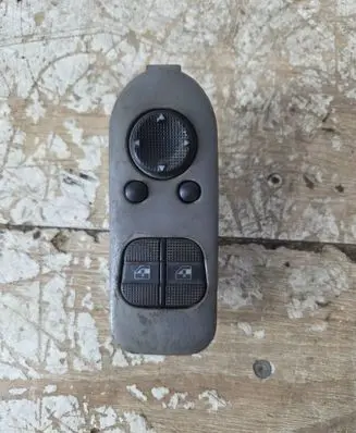 Seat Alhambra (Mk1) Electric window control switch 7M0867255 95VWA17167W