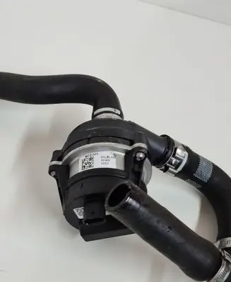 Maserati Ghibli Water pump 670154656