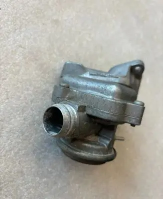 Mercedes-Benz R W251 EGR valve A2721420115 2721420115