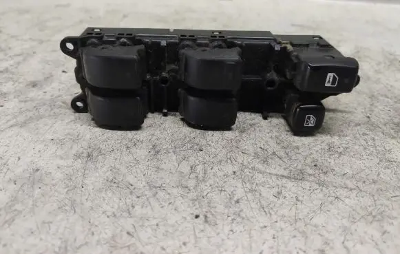 Toyota Avensis Verso Electric window control switch