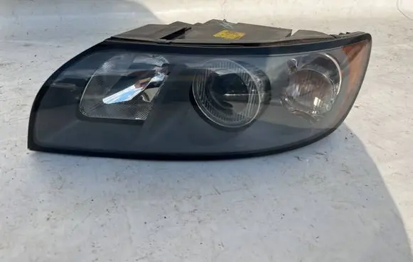 Volvo V50 Headlight/headlamp 30698885
