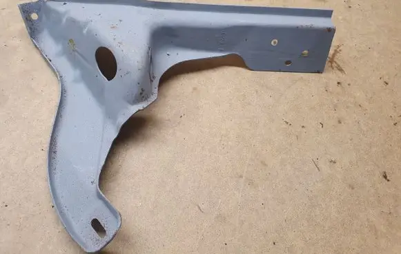 Volkswagen Golf II Intercooler pipe mounting bracket 191145808A