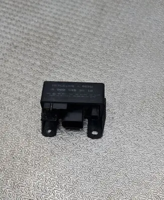 Mercedes-Benz Vito Viano W639 Glow plug pre-heat relay 0005453516 899089000