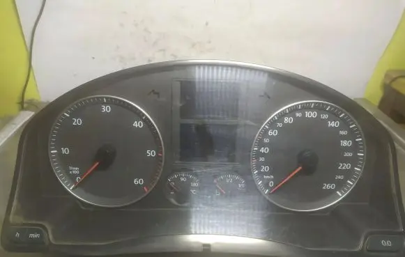 Speedometer (instrument cluster)