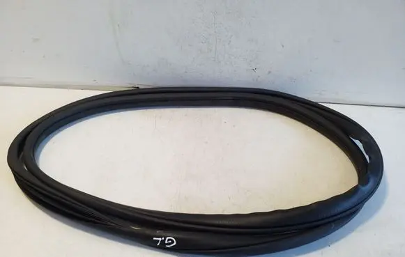 Rear door rubber seal (on body)