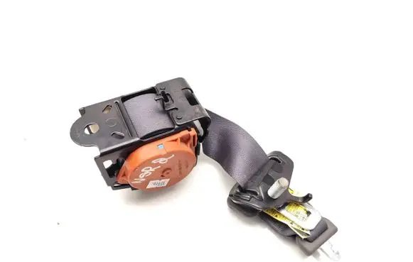 Toyota Land Cruiser (J120) Rear seatbelt