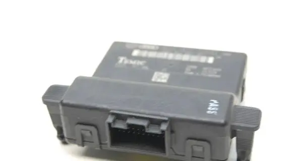 Audi A3 S3 8P Gateway control module 1K0907530D