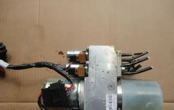 Mercedes-Benz E A207 Convertible roof hydraulic pump A2078000030 2078000030
