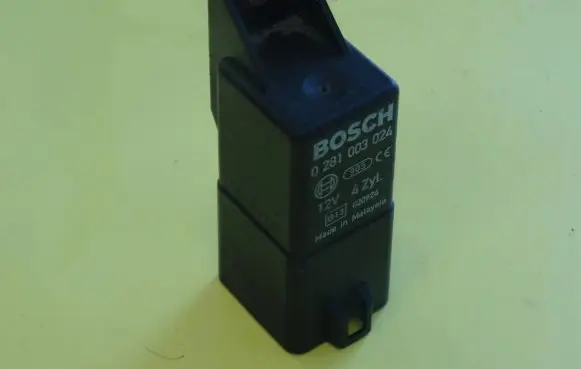 Iveco Daily 35 - 40.10 Glow plug pre-heat relay 0281003024