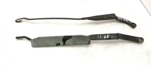 Audi 80 90 S2 B4 Front wiper blade arm 893955407E 893955407D