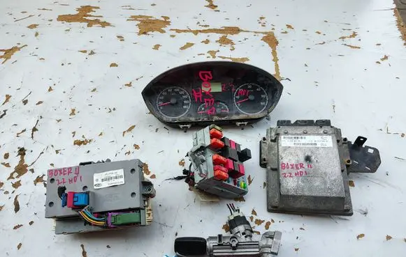 Peugeot Boxer Engine control unit/module 9663289180