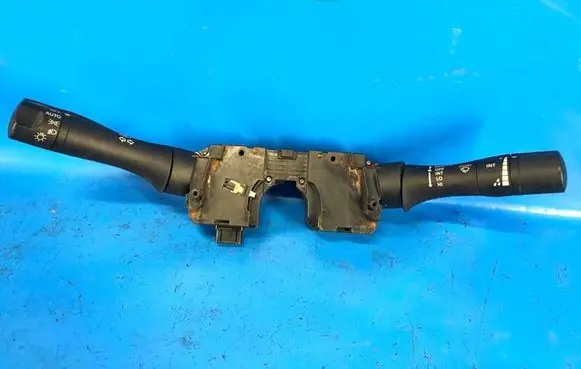 Nissan Sentra B17 Gear shift switch/knob 255603SH0D