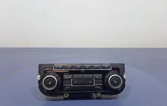 Volkswagen Golf Plus Climate control unit 5K0907044BT