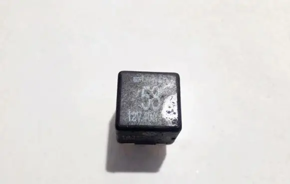 Volkswagen Golf IV Other relay 141951253b